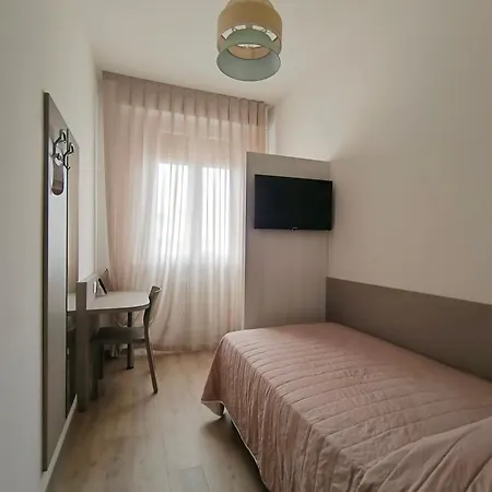 Marta Hotel 2*