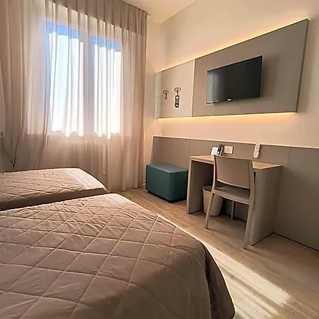 Marta Hotel 2*